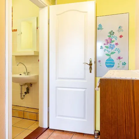 Apartment Authentic And Cosy With Big Beautifull Garden