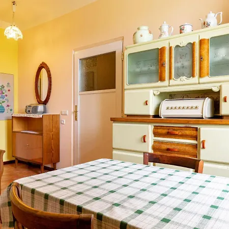 Authentic And Cosy With Big Beautifull Garden Apartment Altentreptow